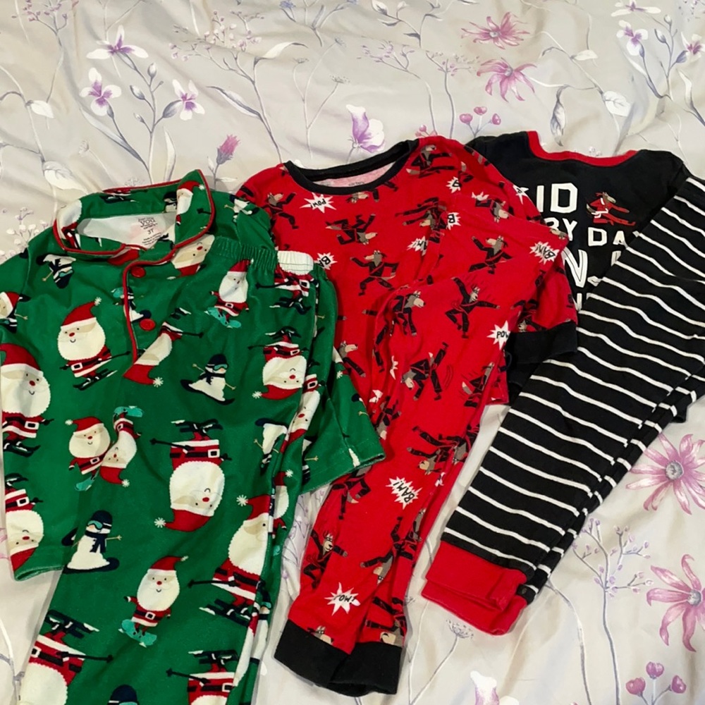 Ninjas and Santa! 3 Pair Carter’s Long Sleeve Jammie Sets 3T